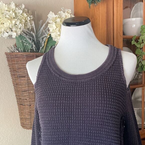 Free People Cold Shoulder Waffle Knit Boho Fringe Long Sleeve Top Size Small - Picture 4 of 13
